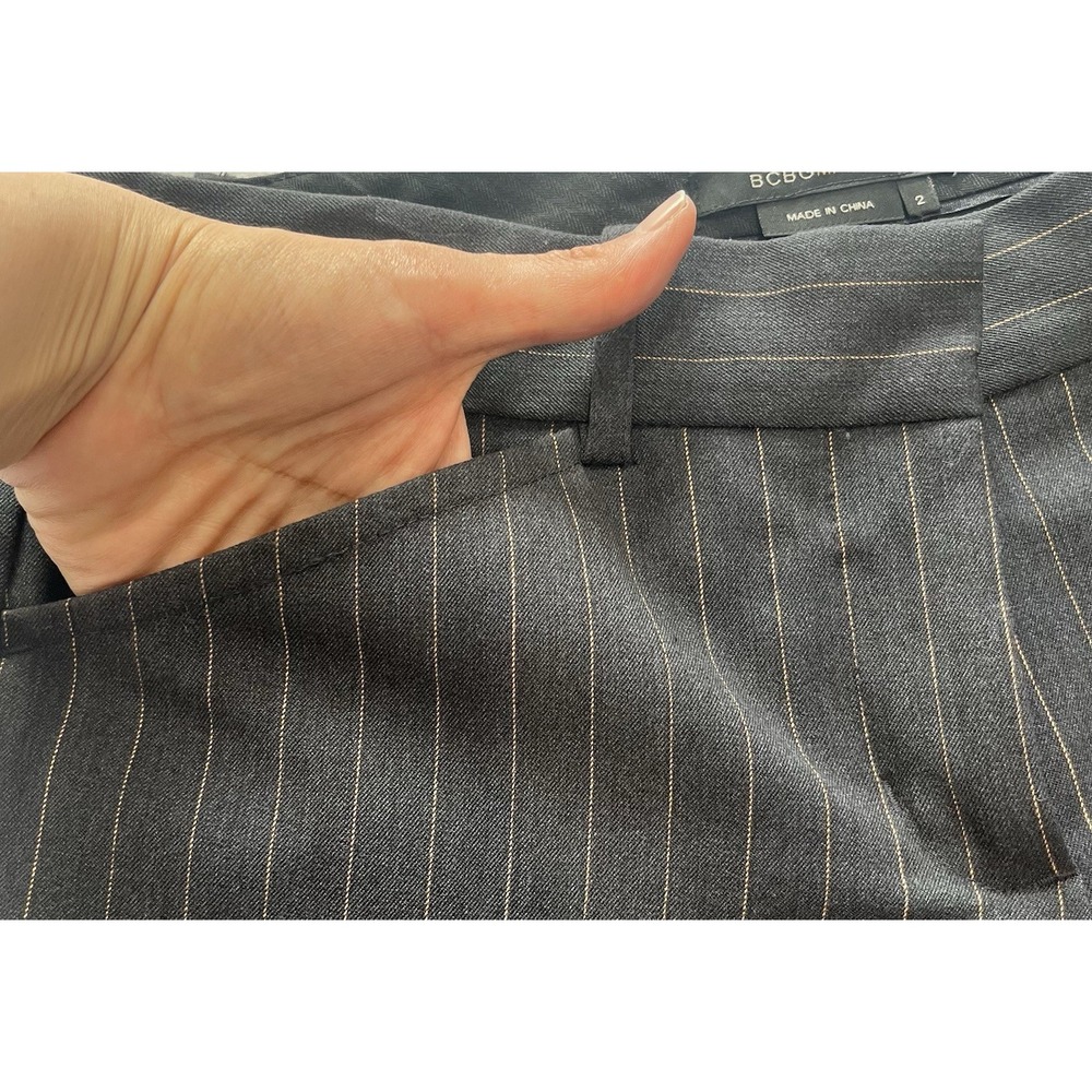 BCBGMAXAZRIA Womens Gray Pinstripe Cropped Dress Pants Trousers Size 2 - Picture 3 of 7